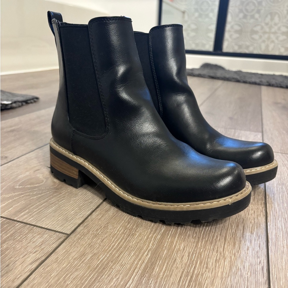 Universal Thread Black Leather Combat Boots